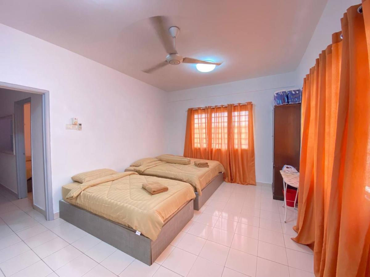 Homestay Juta Mines Seri Kembangan Balakong Serdang Lama Exterior photo